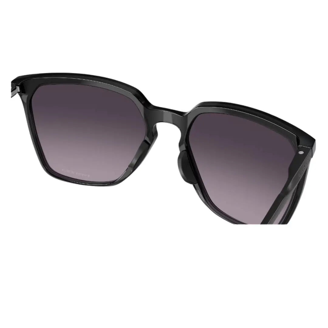 Close-up of the Oakley Sielo SQ frame and Prizm Grey Gradient lenses, emphasizing the rectangle shape