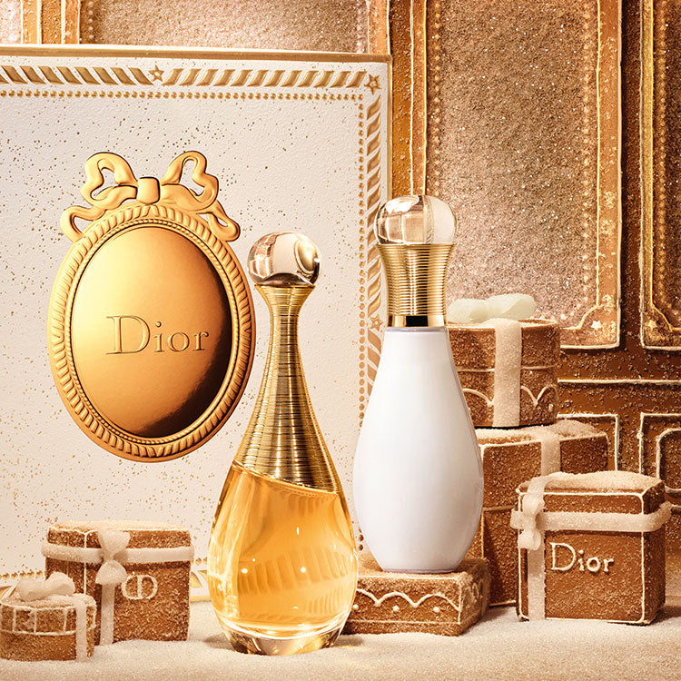 Dior J’adore two-piece gift set in a gold campaign setting